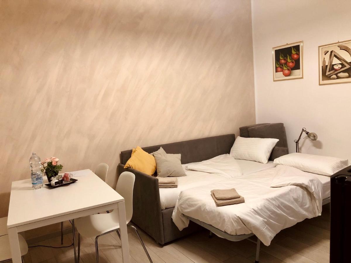 Lovely 2 Room Apartment With Small Garden Milan Exterior photo