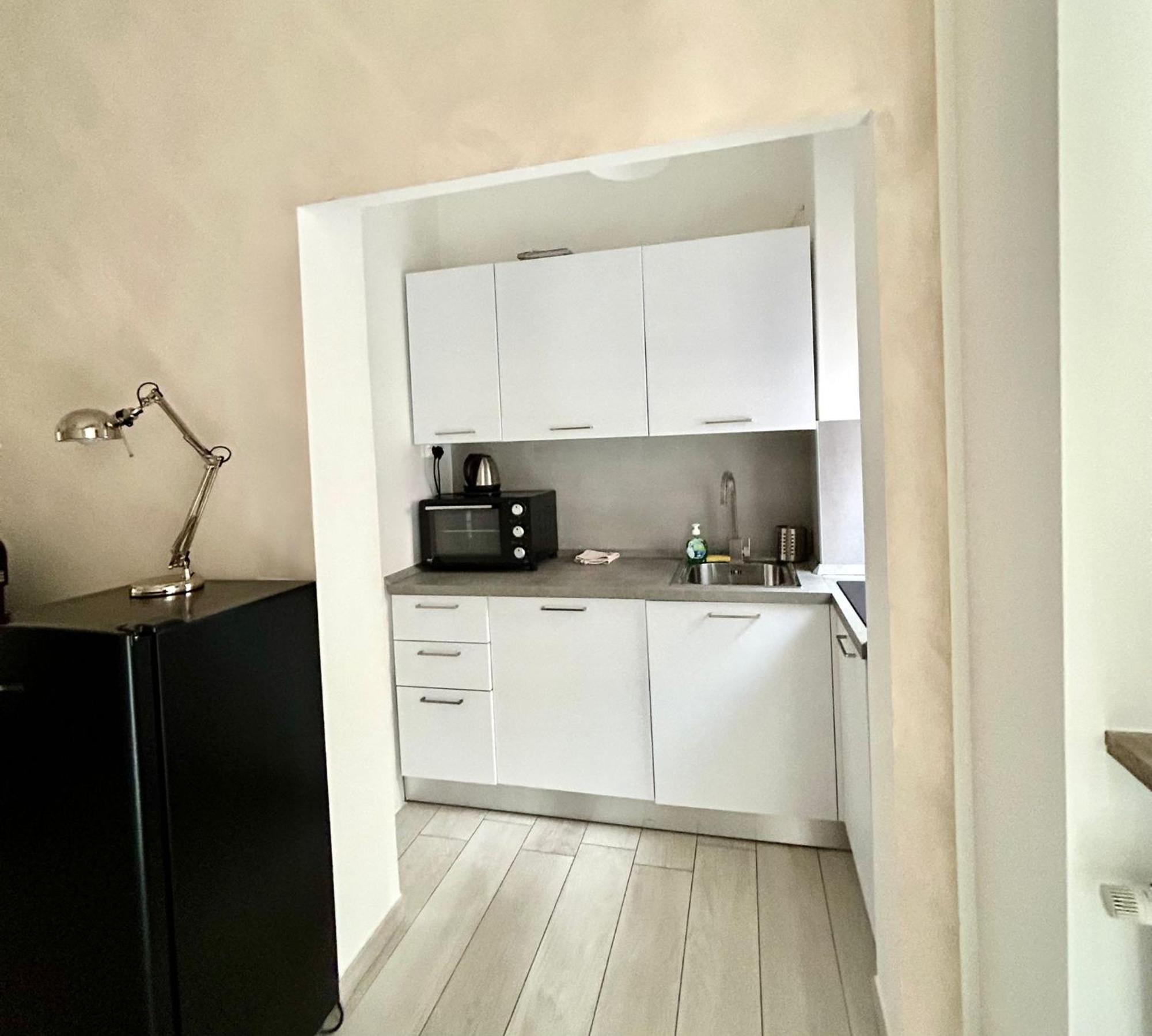 Lovely 2 Room Apartment With Small Garden Milan Exterior photo